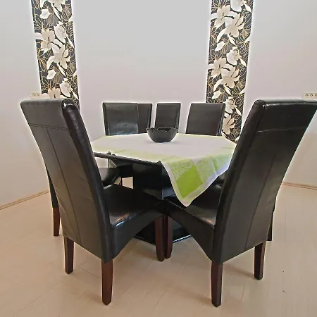 Lägenhet Marija 85