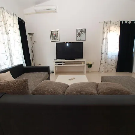 Marija 85 Fazana